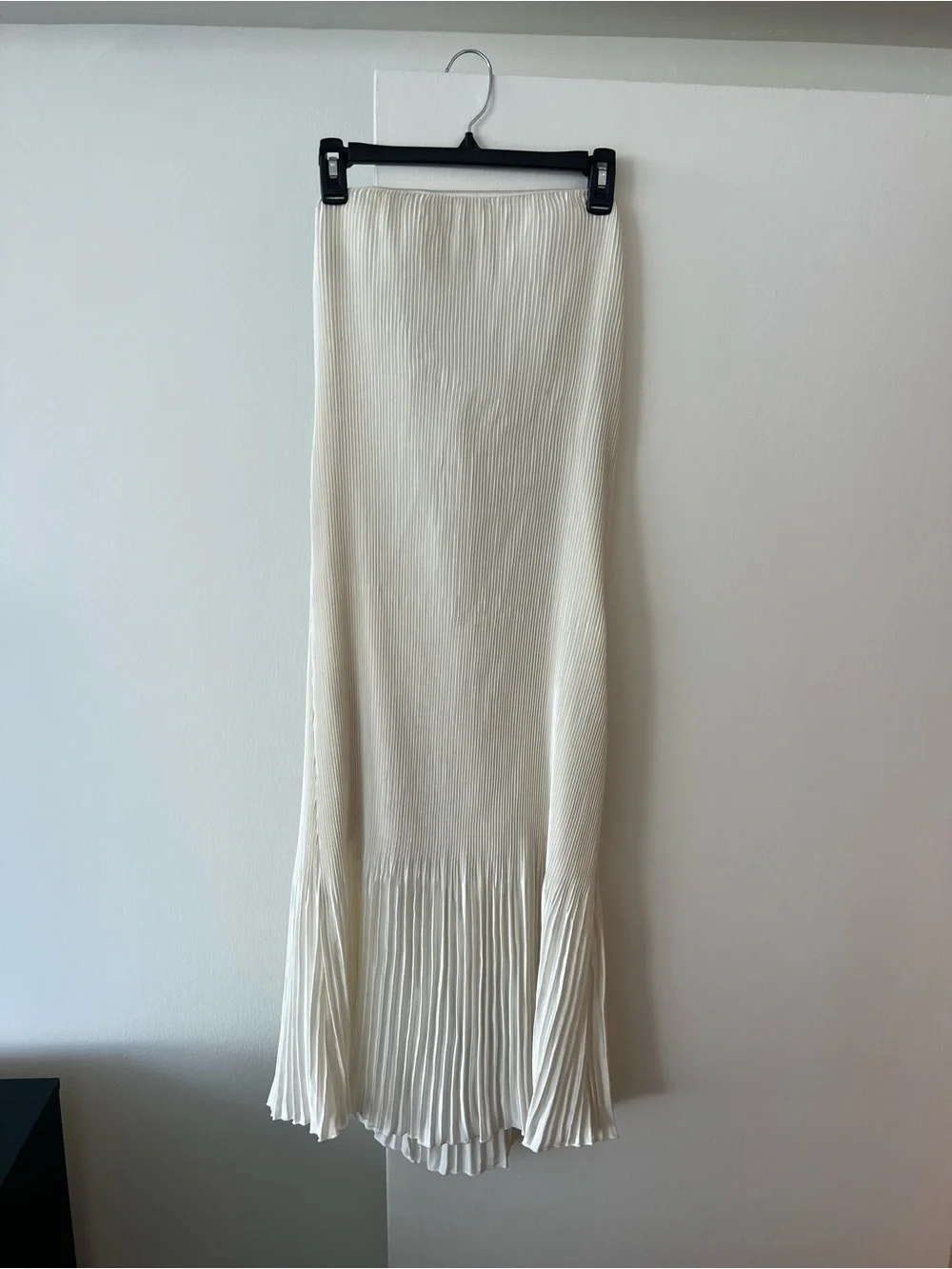 Abercrombie & Fitch Cream Pleated Maxi Dress